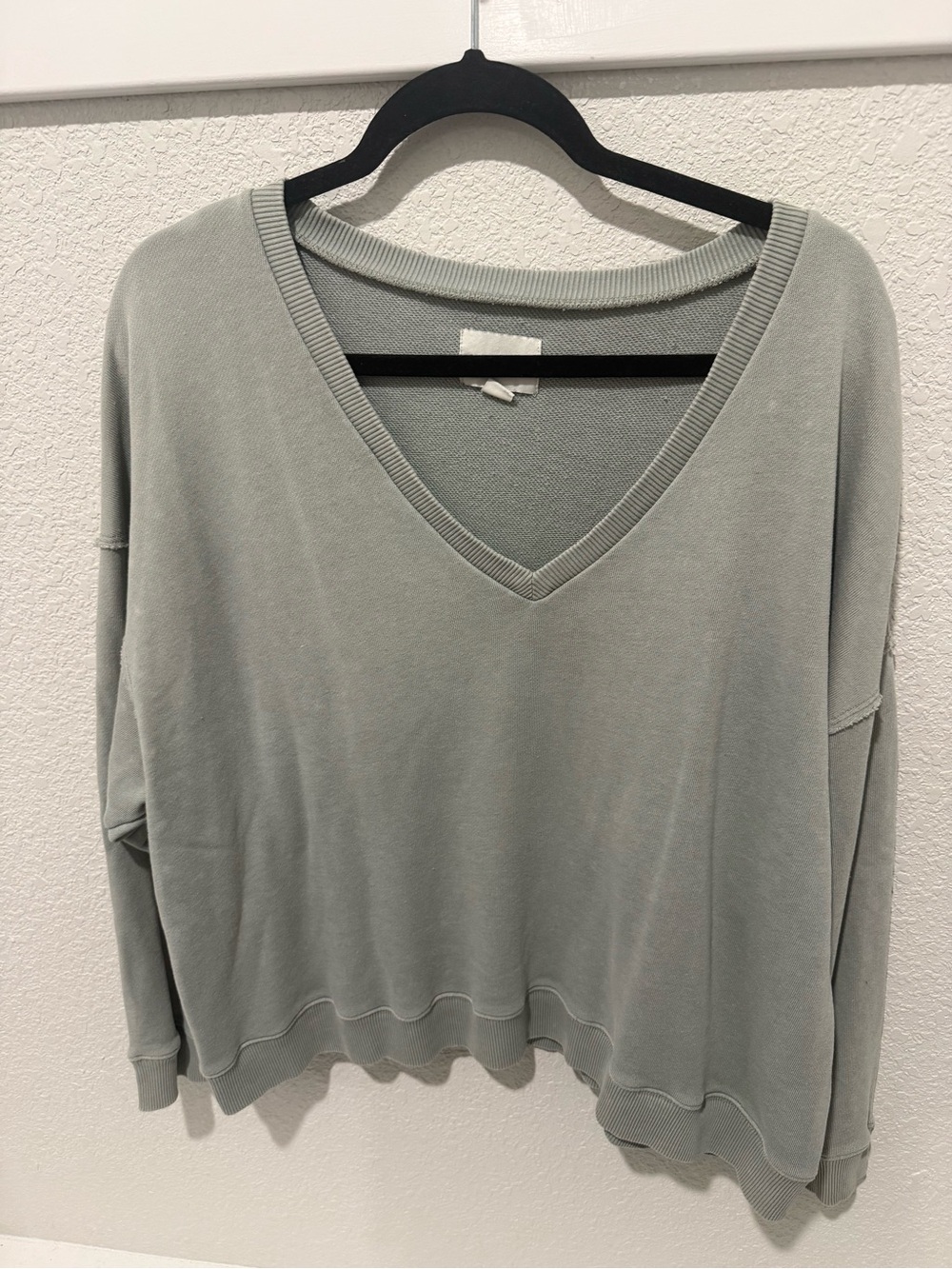 American Eagle Outfitters Light Sage V-Neck Pullover Sweatshirt